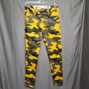 NWOT Kreamy Kurvy Yellow Womens Camouflage Cotton Spandex 5 Pocket Pants Size 6